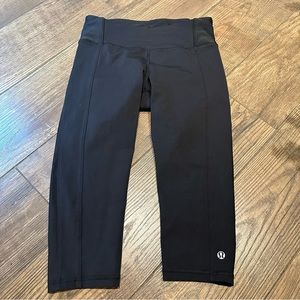 Lululemon‎ Black Knee Length Leggings Size 4